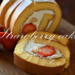 しっとりフワフワ！静岡苺のロールケーキ